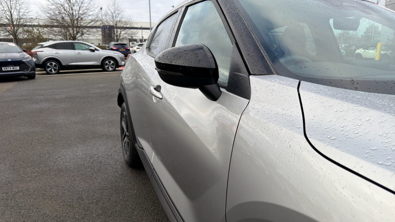 Nissan Juke 1.0 DiG-T N-Connecta 5dr Petrol Hatchback